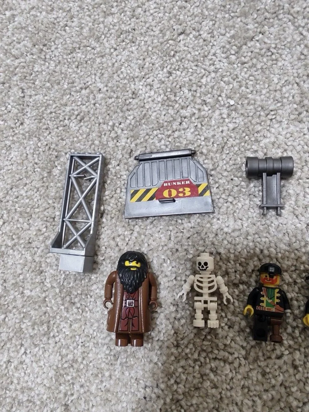 LEGO Vintage Minifigure Lot Studios Pirates Hagrid Skeleton Bunker Props Parts